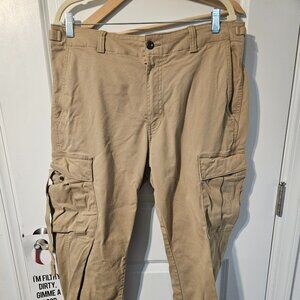 Banana Republic Traveler Cargo Pants – Khaki